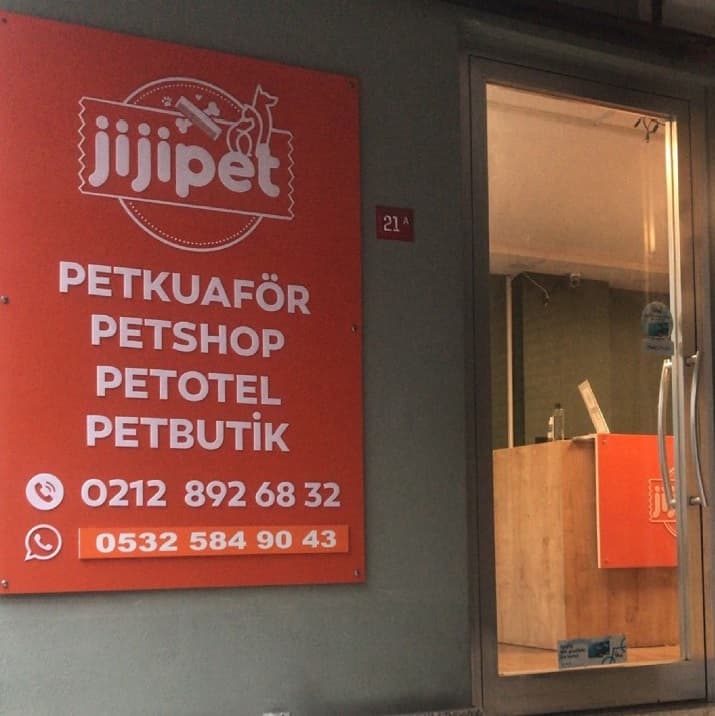 Jiji Pet Cihangir Grooming Salon & Boutique — Beyoğlu